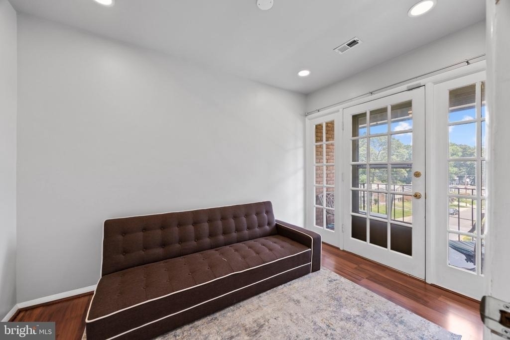 9808 47th Place - Photo 15