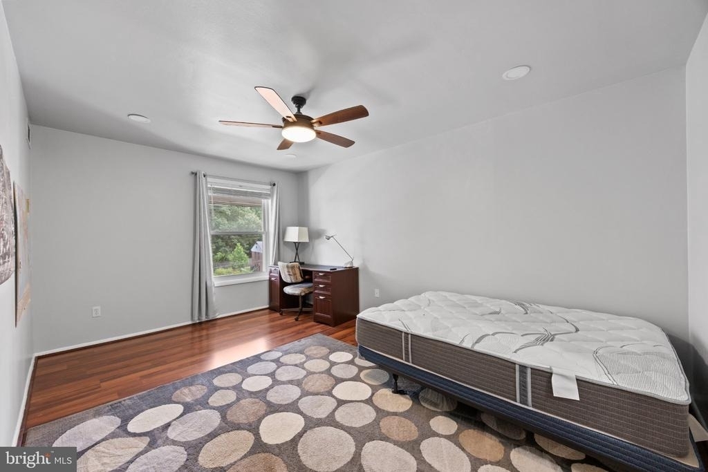 9808 47th Place - Photo 19