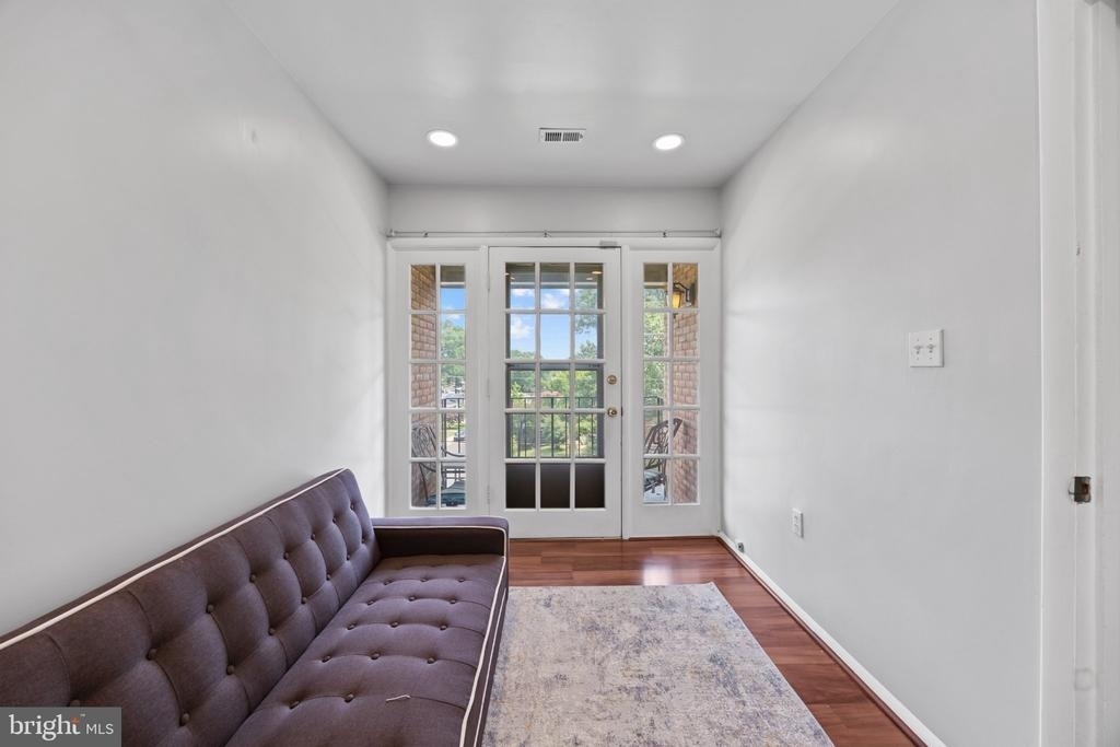 9808 47th Place - Photo 16