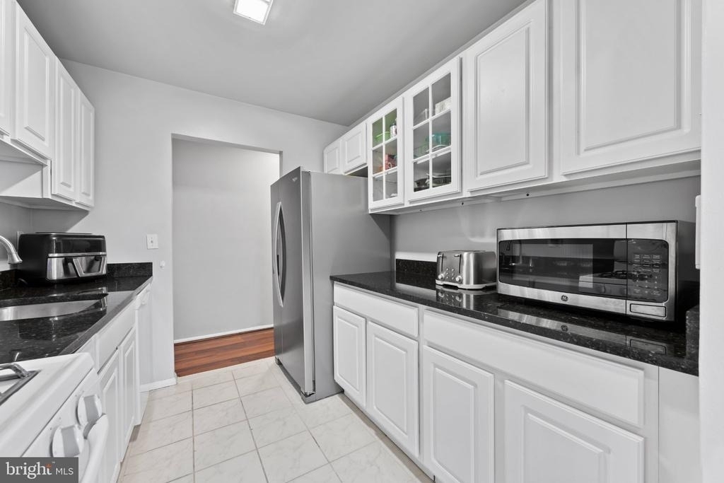 9808 47th Place - Photo 12
