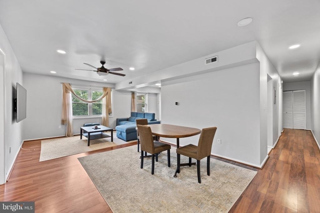 9808 47th Place - Photo 2