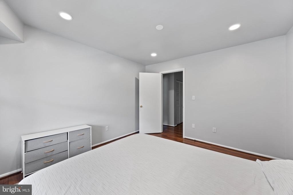 9808 47th Place - Photo 18