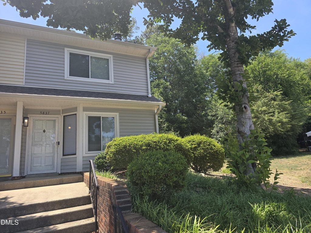 5837 Shady Grove Circle - Photo 13