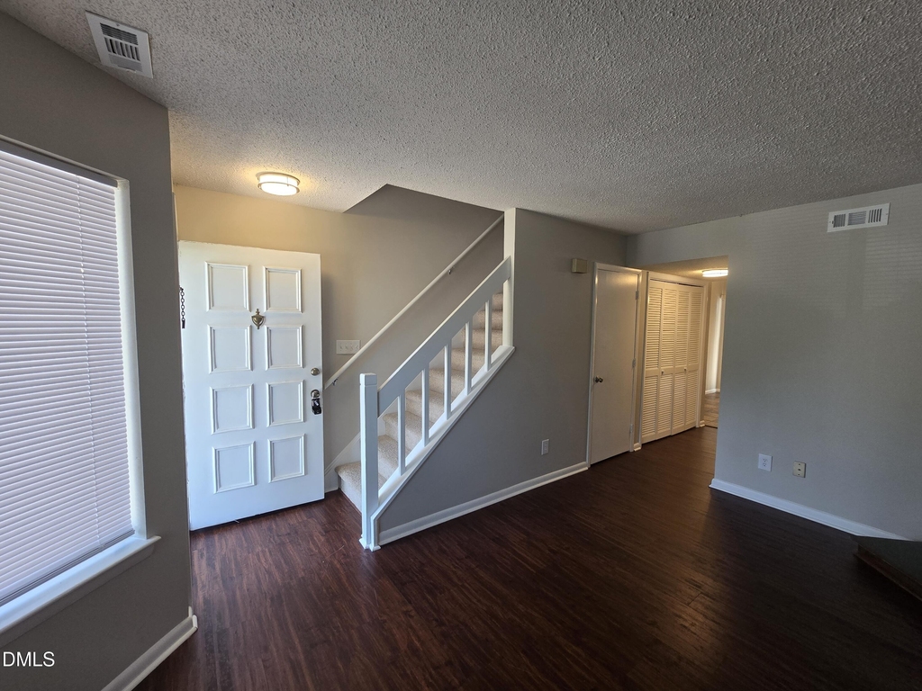 5837 Shady Grove Circle - Photo 2