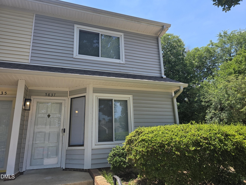 5837 Shady Grove Circle - Photo 0