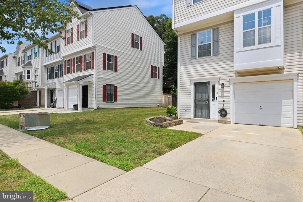 1518 Deep Gorge Court - Photo 2