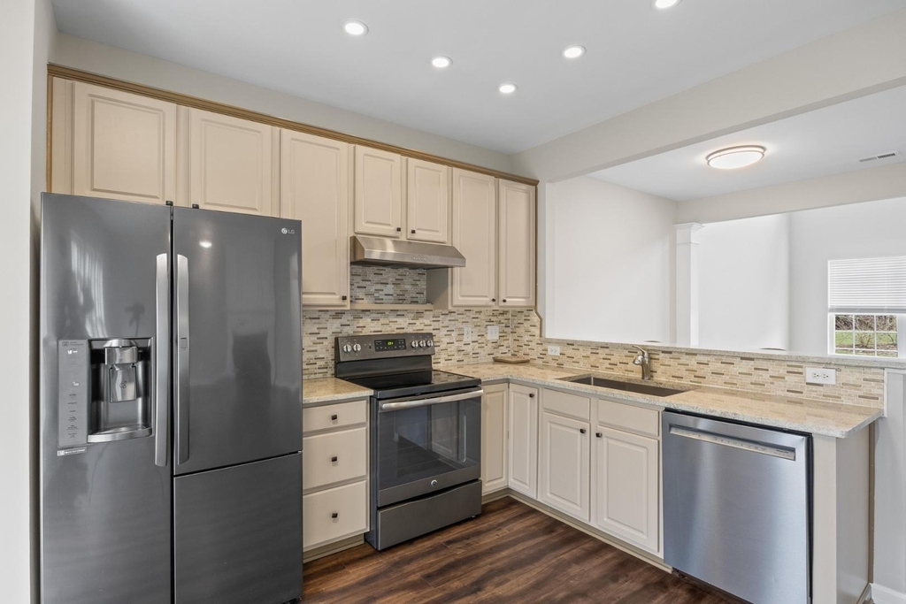 400 Berlin Way - Photo 11