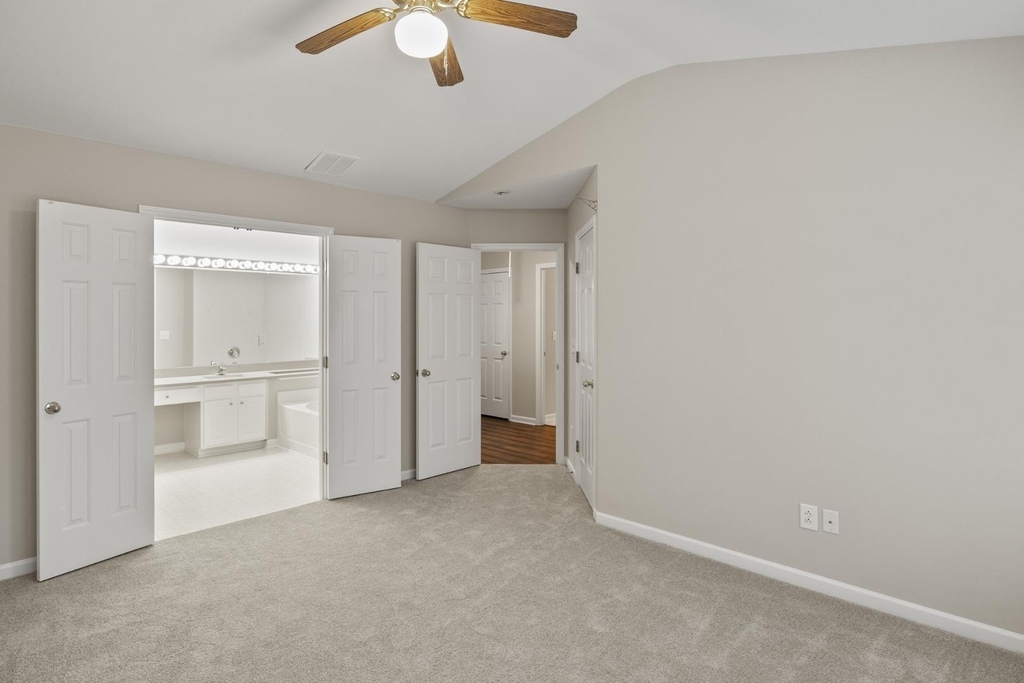 400 Berlin Way - Photo 18