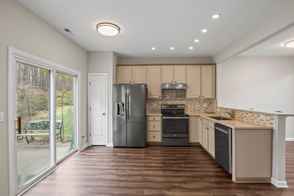400 Berlin Way - Photo 12