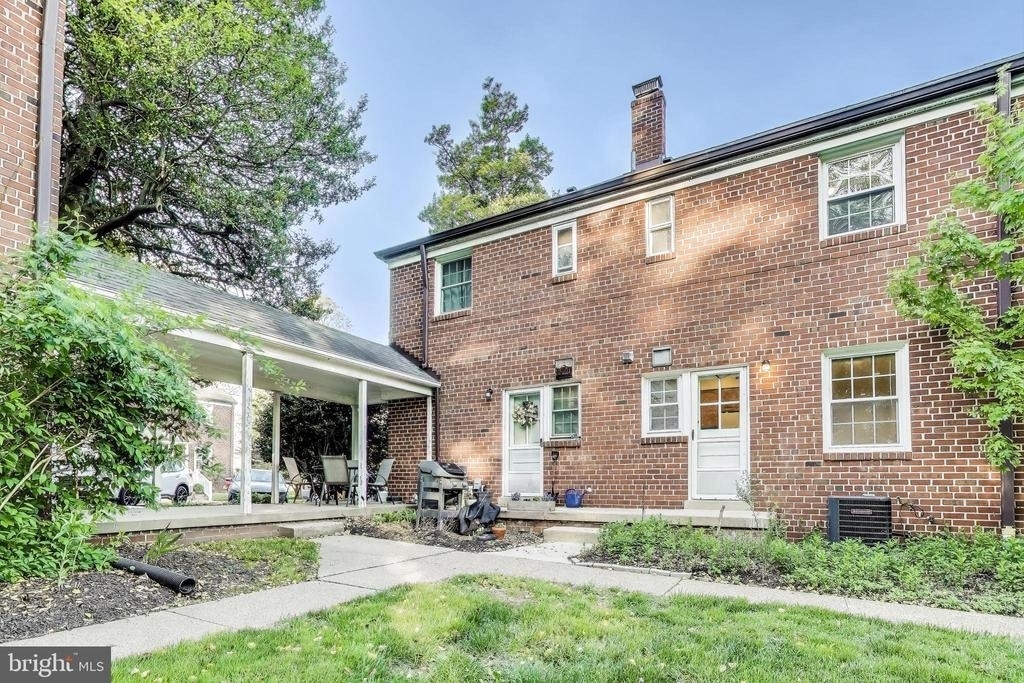 1716 E West Highway - Photo 19