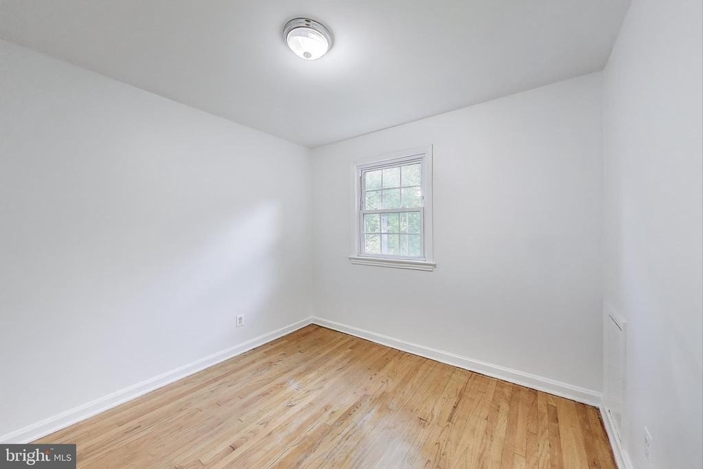 1716 E West Highway - Photo 15