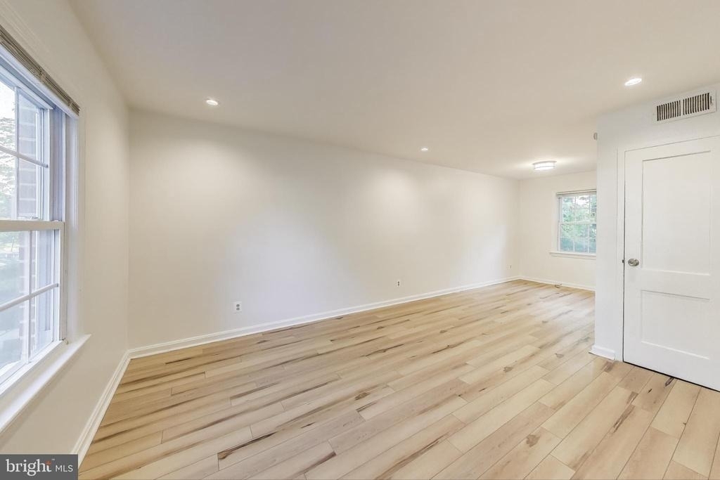 1716 E West Highway - Photo 3