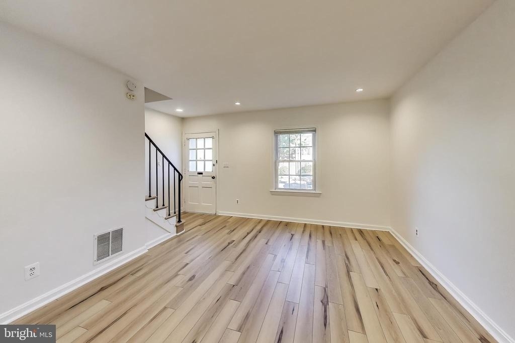 1716 E West Highway - Photo 5