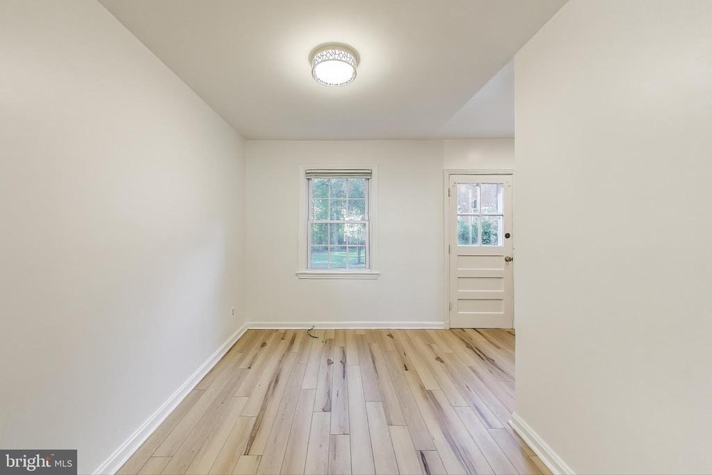 1716 E West Highway - Photo 6