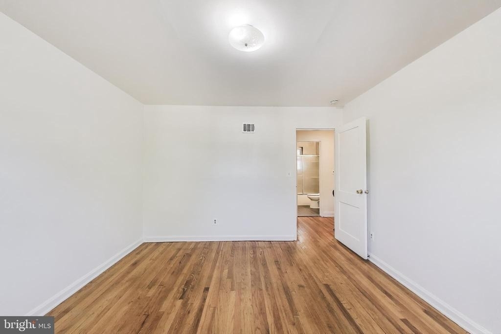 1716 E West Highway - Photo 13