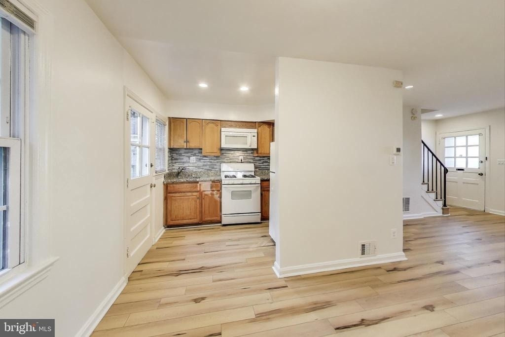 1716 E West Highway - Photo 7