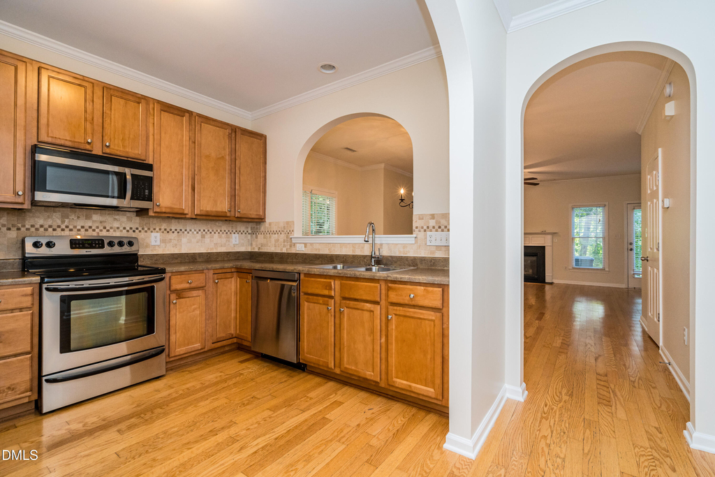 1010 Mica Lamp Court - Photo 2