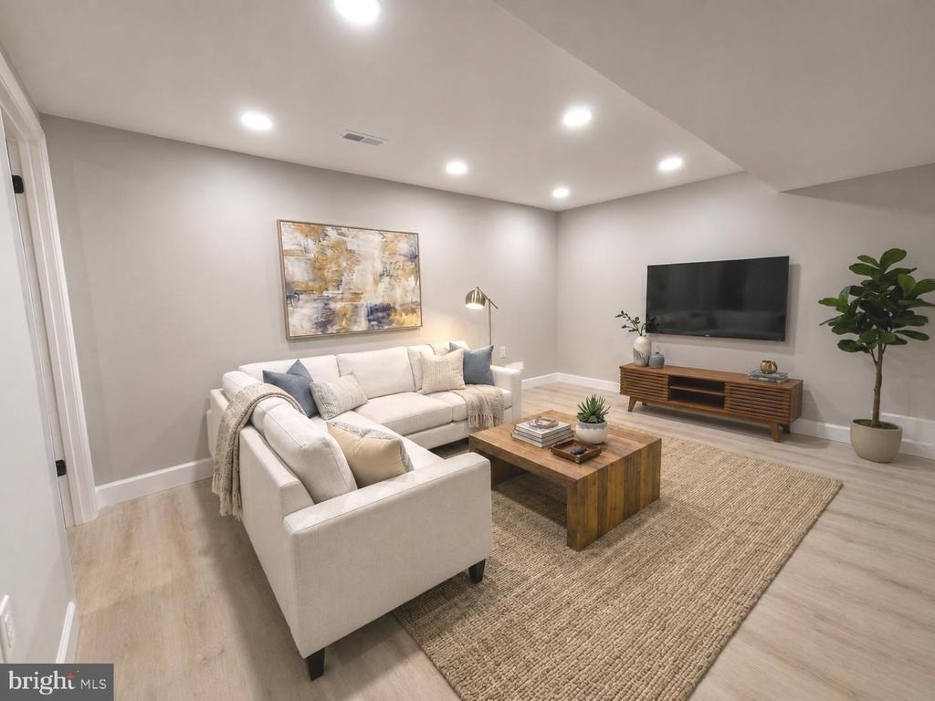 4915 Arctic Terrace - Photo 33
