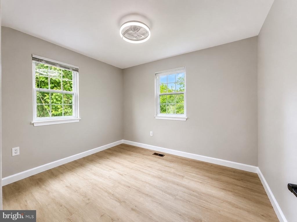 4915 Arctic Terrace - Photo 27