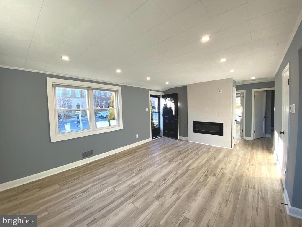 11005 Amherst Avenue - Photo 37