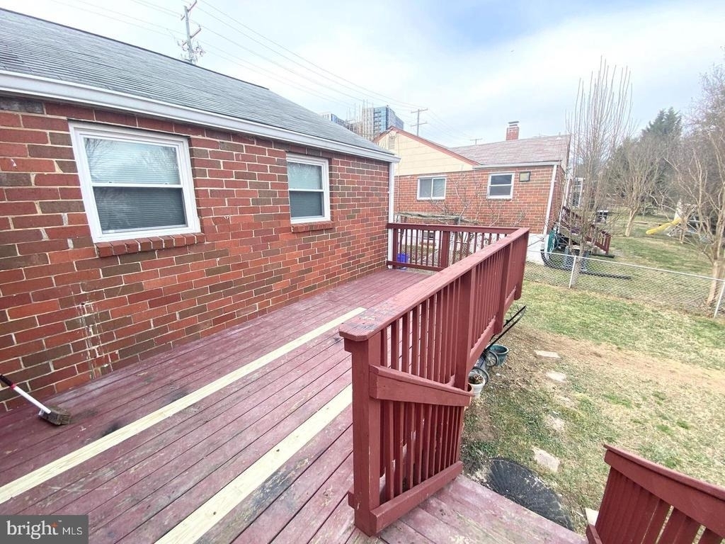11005 Amherst Avenue - Photo 40