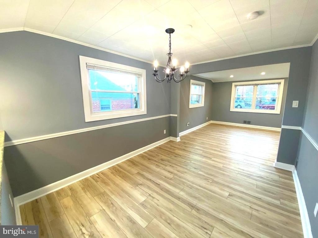 11005 Amherst Avenue - Photo 10