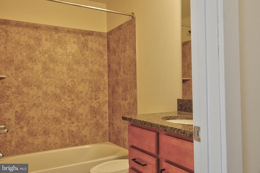 219 Baldwin Street - Photo 12