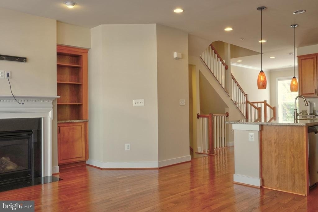 219 Baldwin Street - Photo 1
