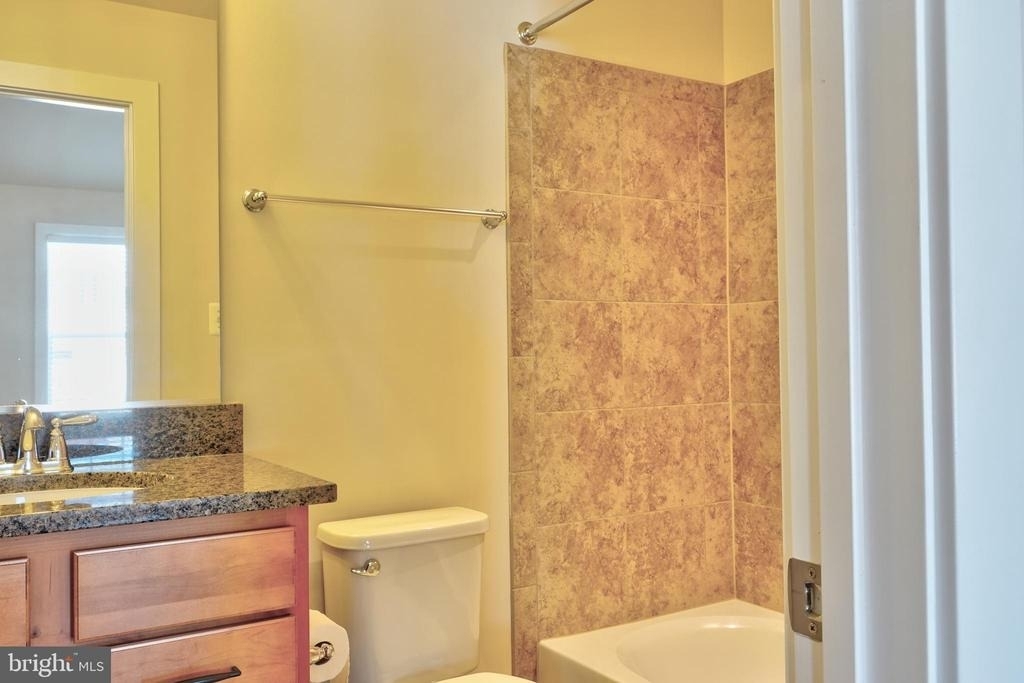 219 Baldwin Street - Photo 9