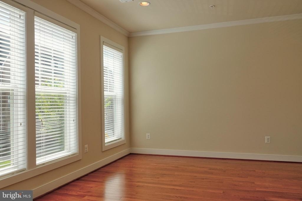 219 Baldwin Street - Photo 18