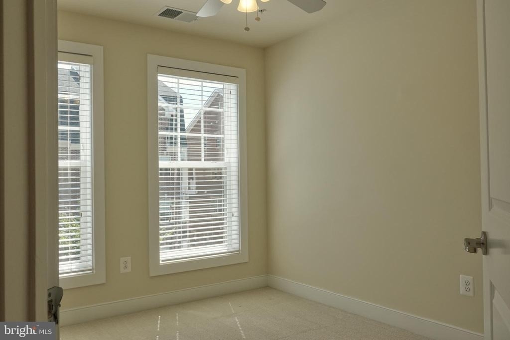 219 Baldwin Street - Photo 14
