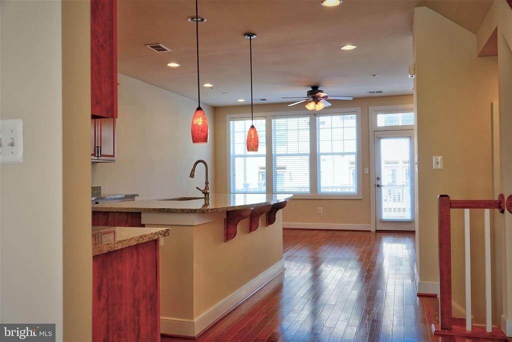 219 Baldwin Street - Photo 6