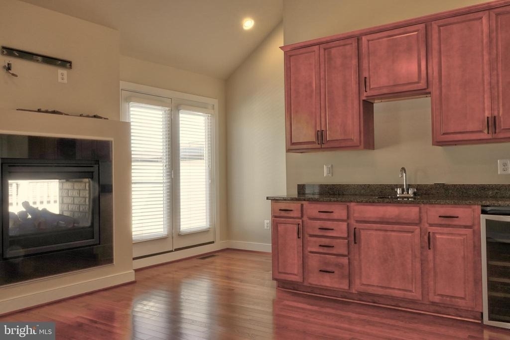 219 Baldwin Street - Photo 20
