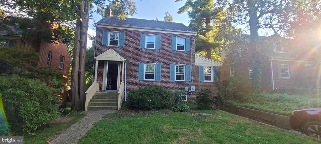 812 Woodside Parkway - Photo 1