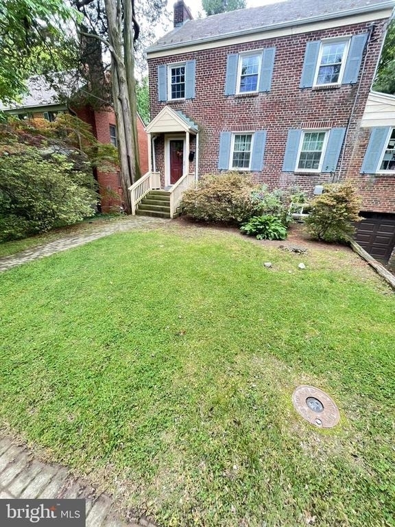 812 Woodside Parkway - Photo 0