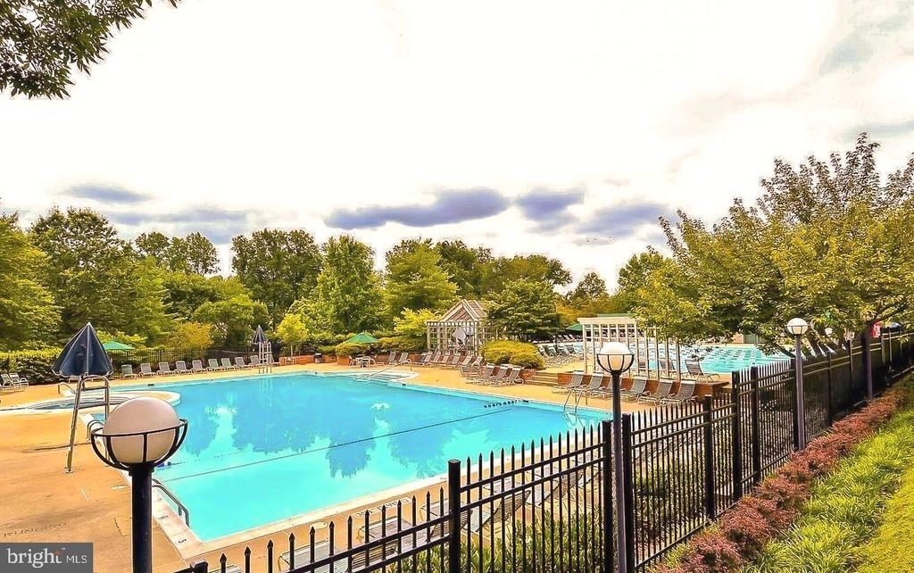 10715 Hampton Mill - Photo 33