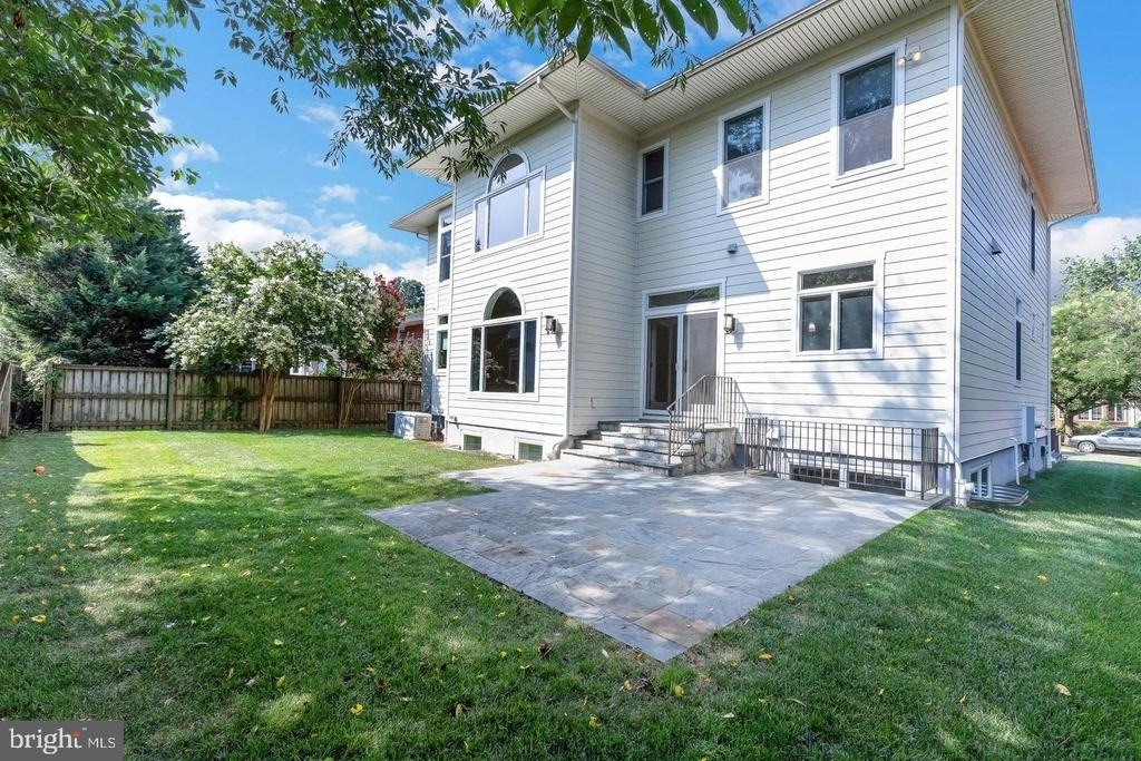 7607 Newmarket Drive - Photo 24