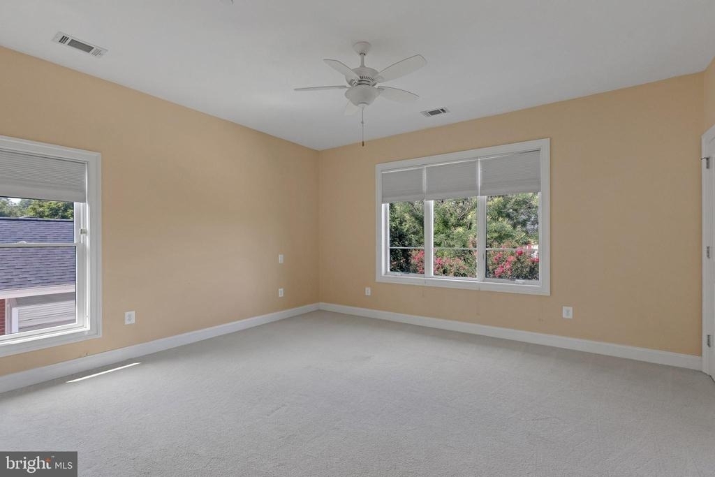7607 Newmarket Drive - Photo 11