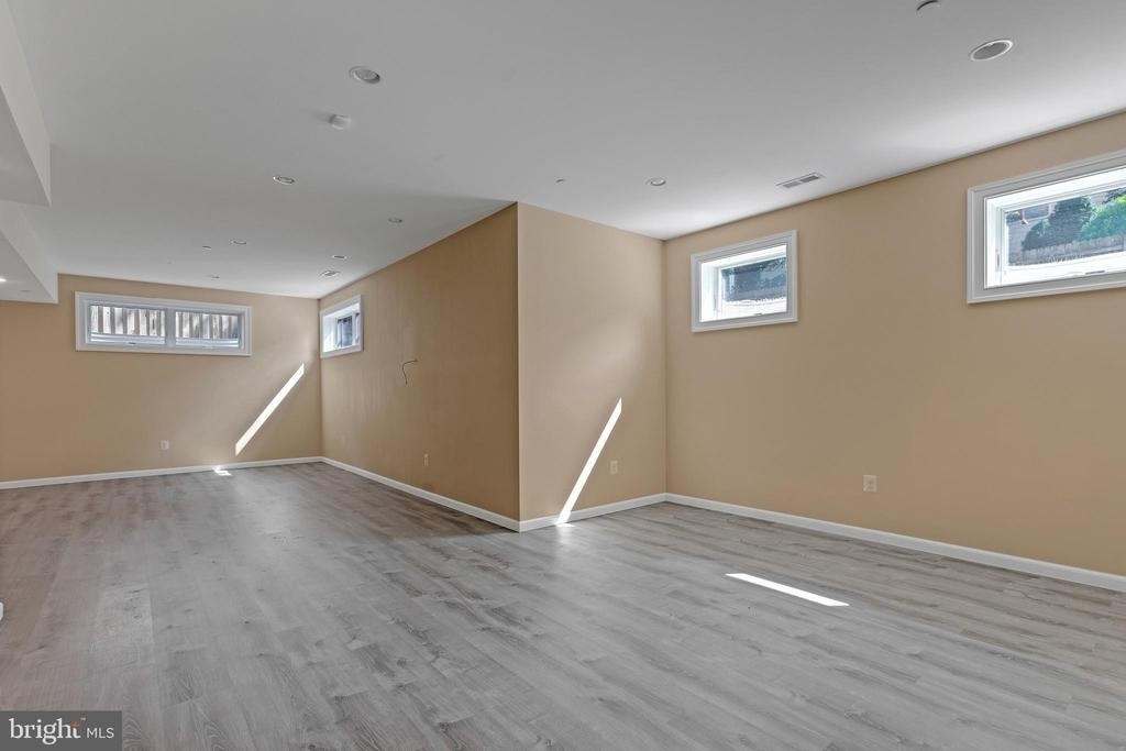 7607 Newmarket Drive - Photo 21