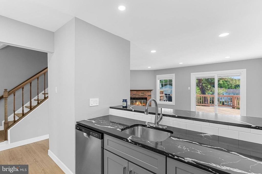 11409 Berland Place - Photo 3