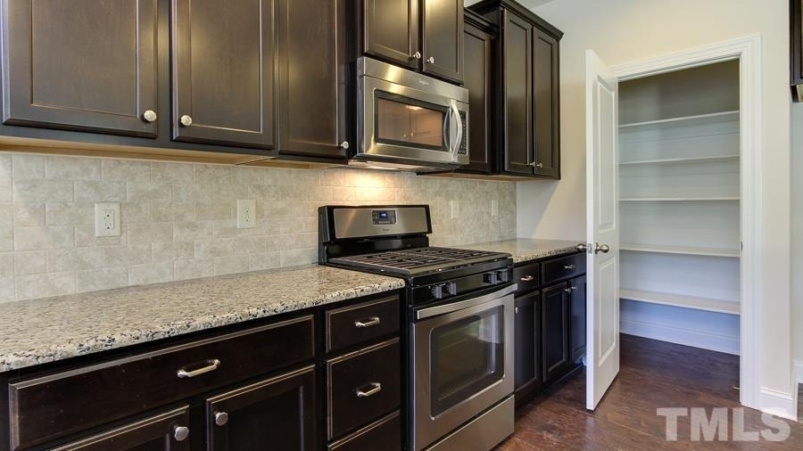 213 Begen Street - Photo 2