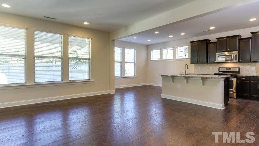 213 Begen Street - Photo 1