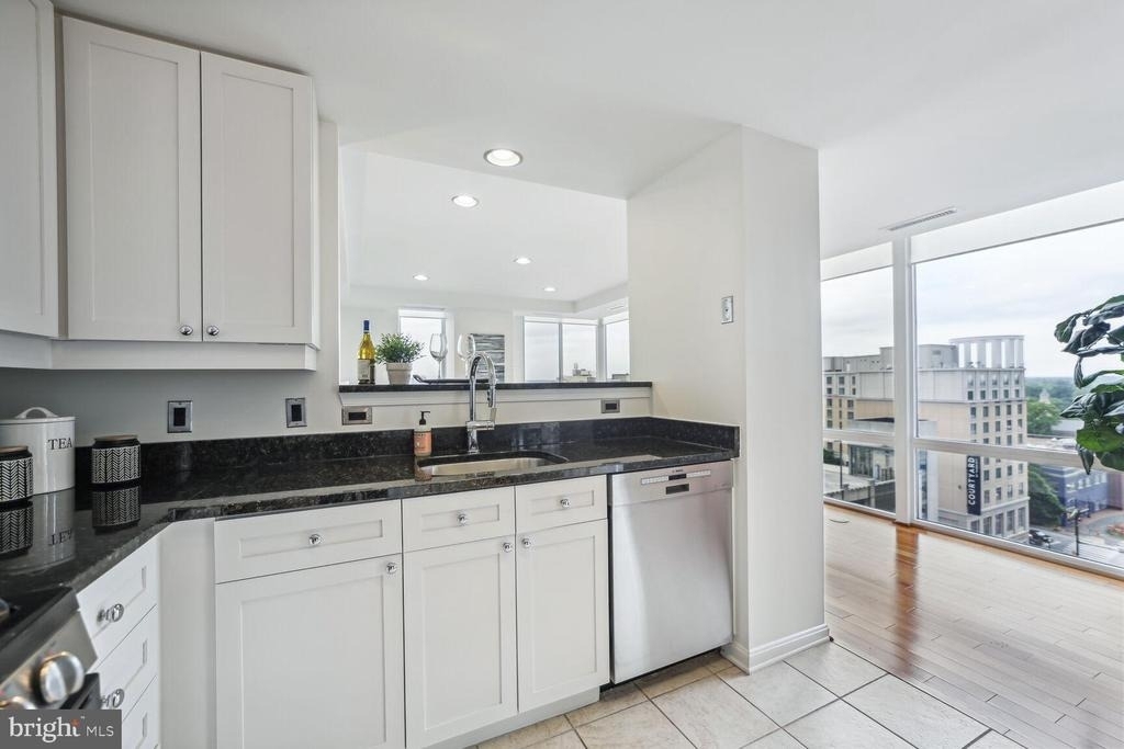 930 Wayne Avenue - Photo 16