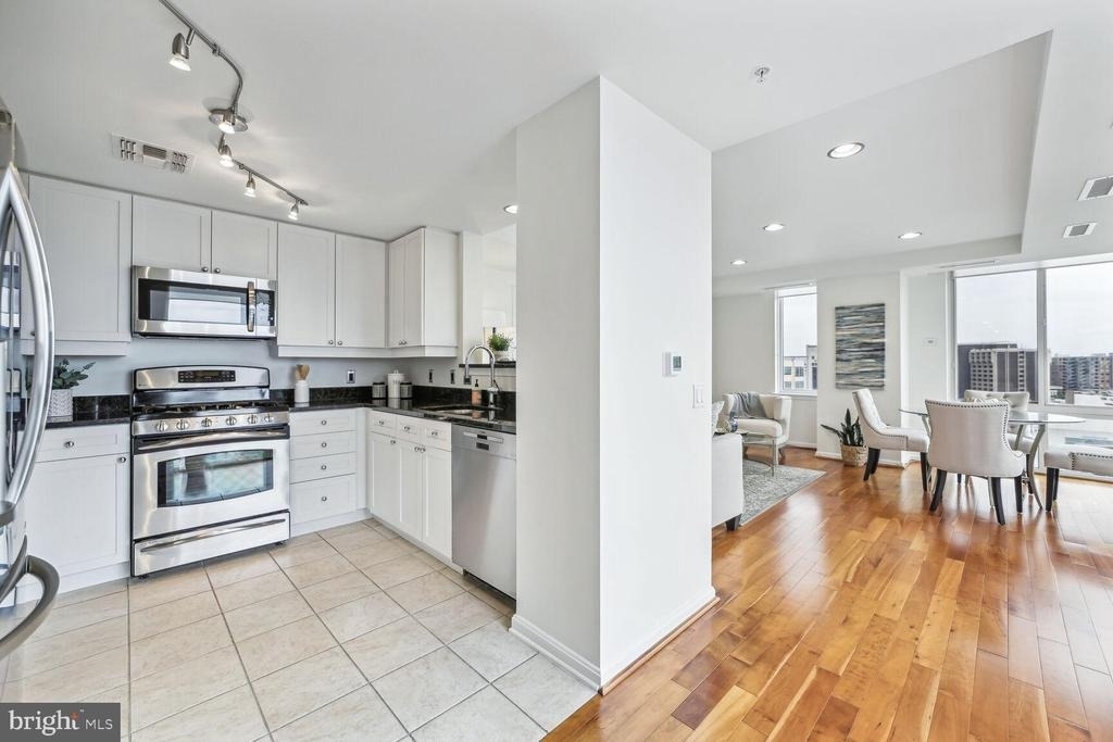 930 Wayne Avenue - Photo 13