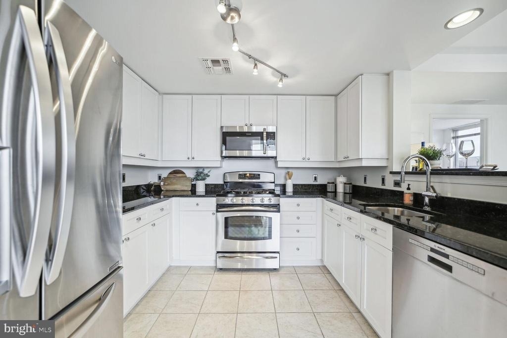 930 Wayne Avenue - Photo 14
