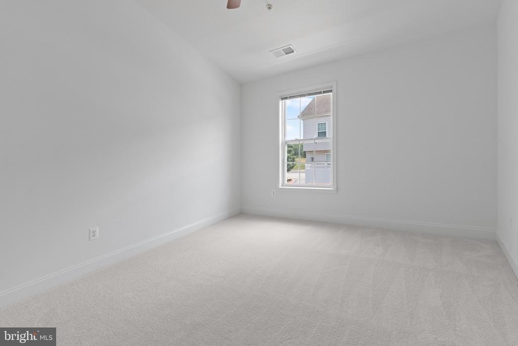 8852 Purple Iris Lane - Photo 32