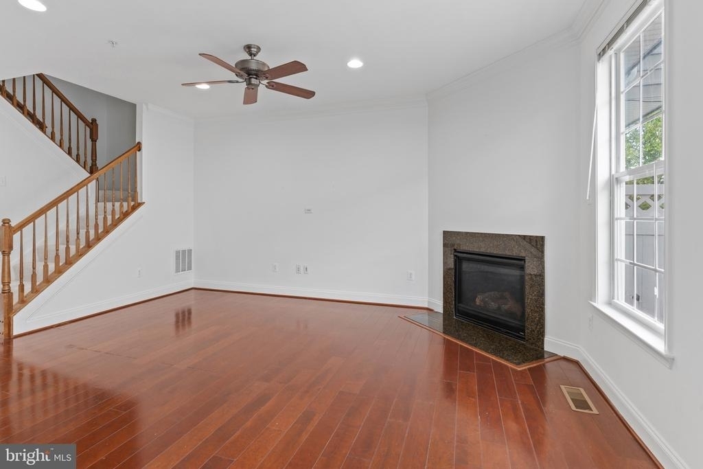 8852 Purple Iris Lane - Photo 18