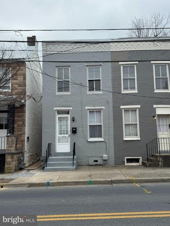 122 W All Saints Street - Photo 2