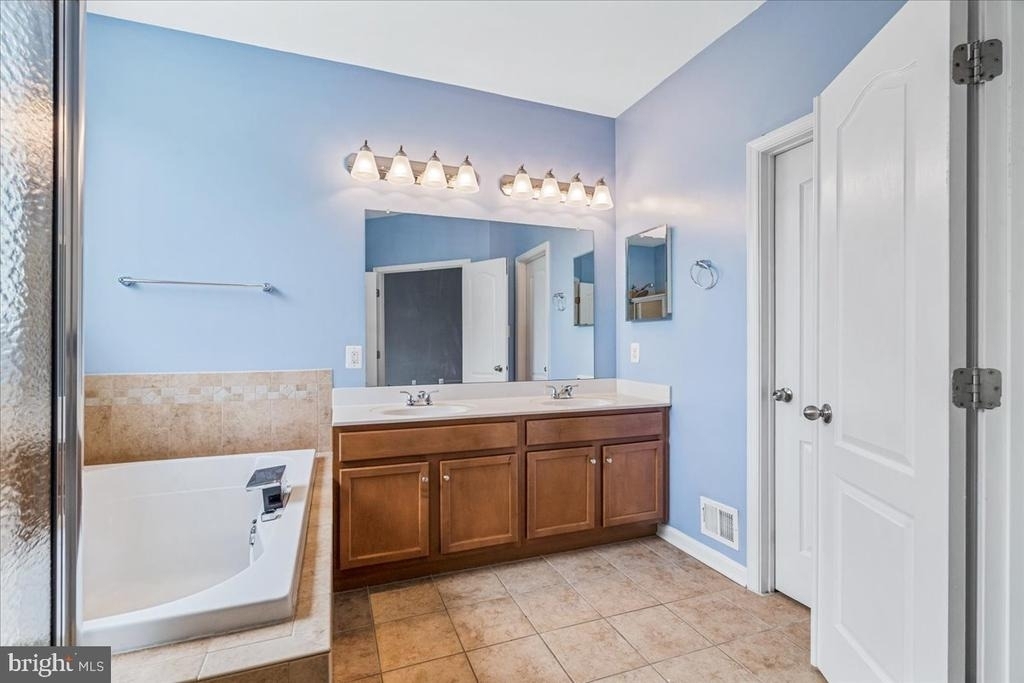 5053 Wesley Square - Photo 23