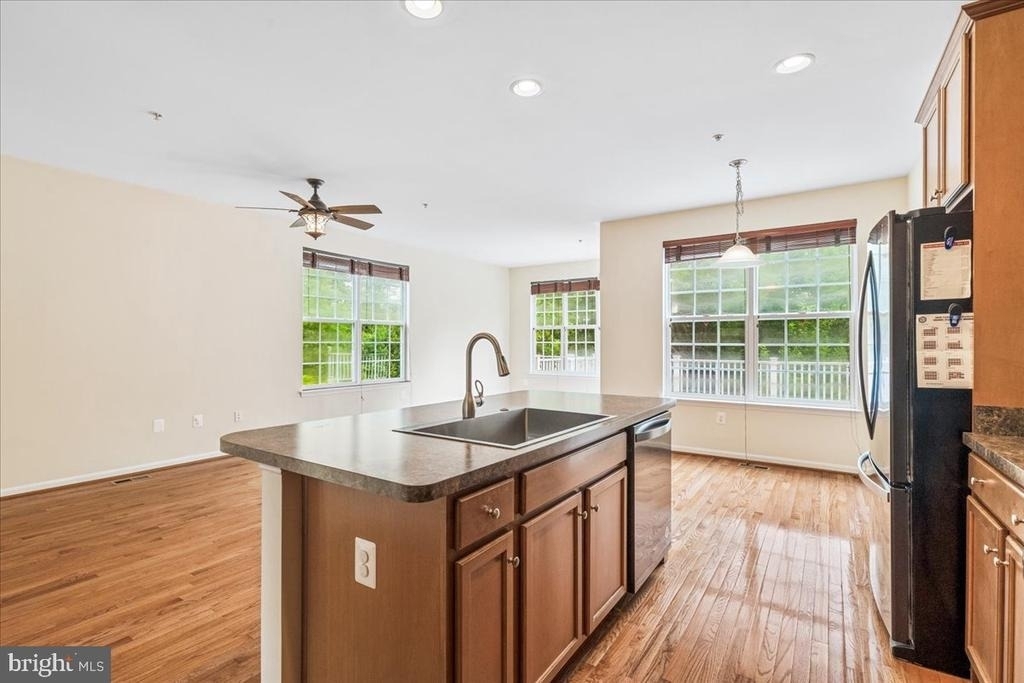 5053 Wesley Square - Photo 11